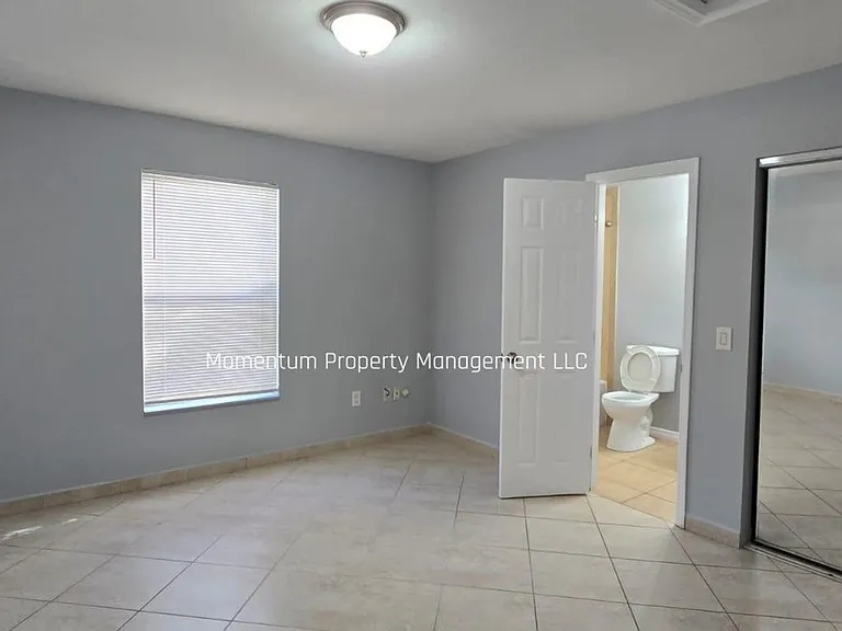 1708 E Genesee St — Photo 5