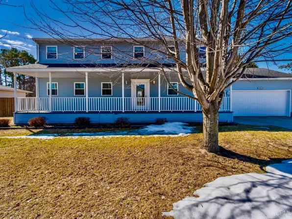 2411 8th Ave S, Escanaba, MI 49829