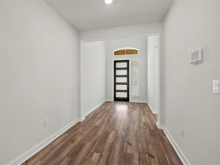 113 Shadow Oak Cv — Photo 15