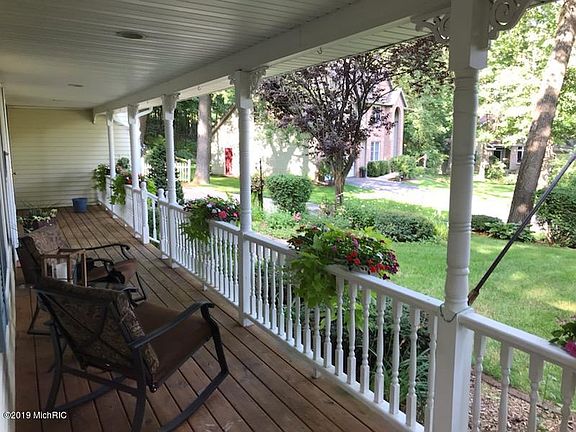 5th image of 7983 Therese Ct SE