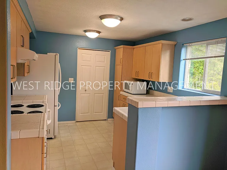 519 SW 207th Ave — Photo 7