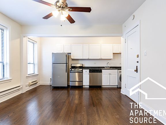3rd image of 3345 N Marshfield Ave APT 406