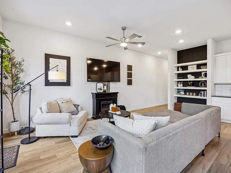 2357 Rook Dr — Photo 6