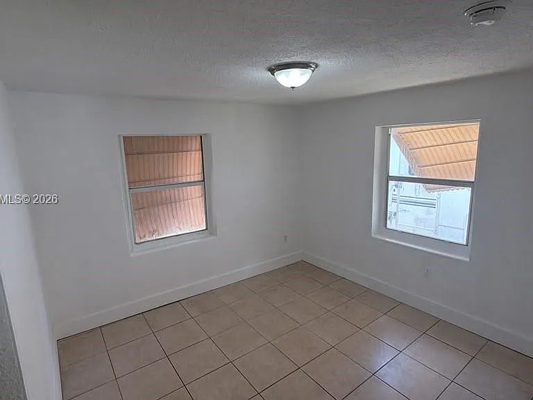 7305 NW 17th Ct — Photo 5
