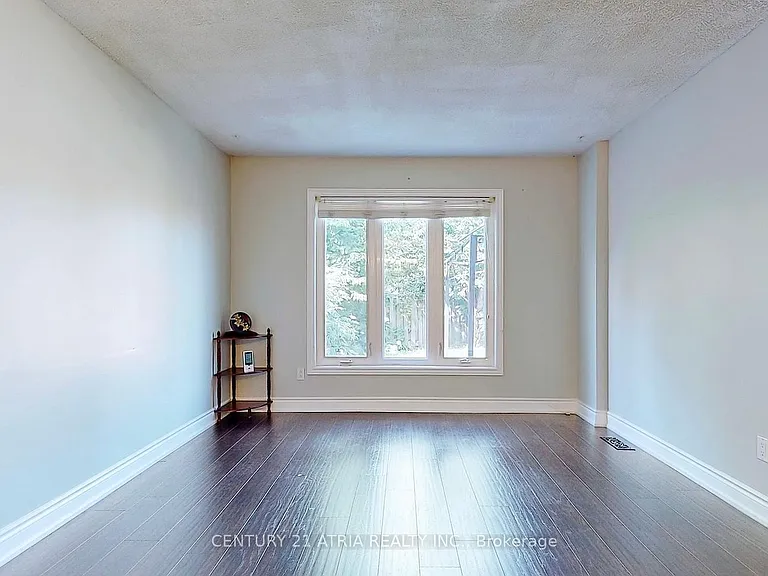 92 Jaffray Rd #UPPER — Photo 4