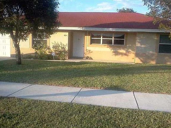 5th image of 826 NW 5th Ter