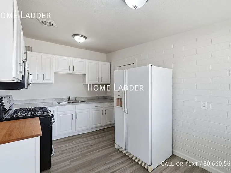 596 W Harding Ave — Photo 8