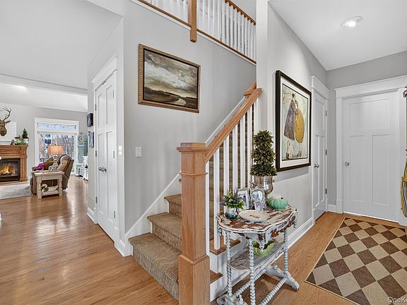 4th image of 44 Spring Meadow Court