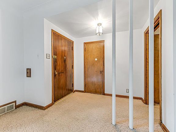 2nd image of 921 Shandel Dr