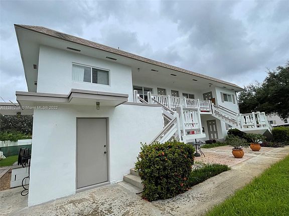4th image of 5207 SW 91st Ave #8