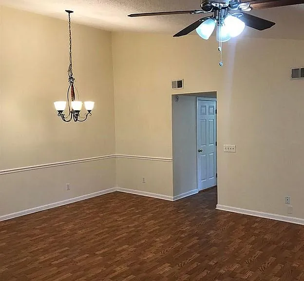 743 Coventry Ln #B7 — Photo 17