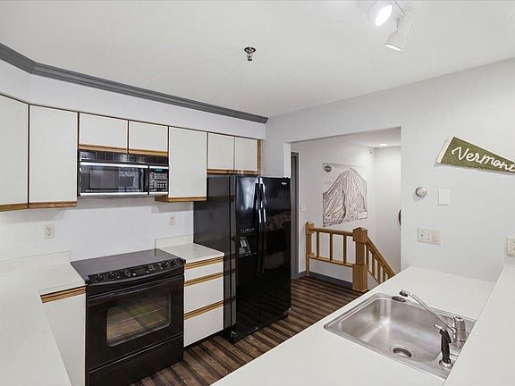 4th image of 49 High Point Drive #A-13