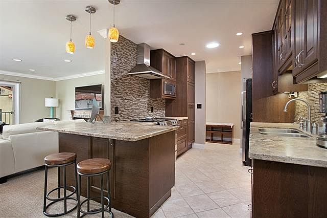 1st image of 909 Coast Blvd Unit 9