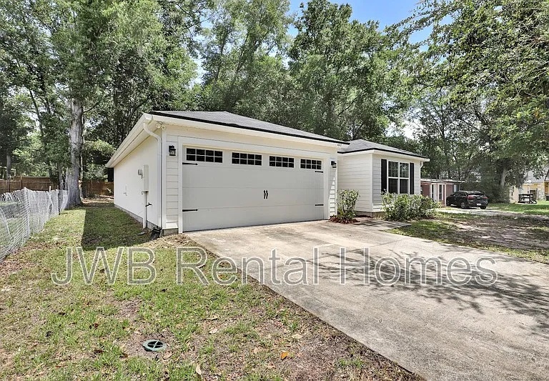 4643 Williamsburg Ave — Photo 18