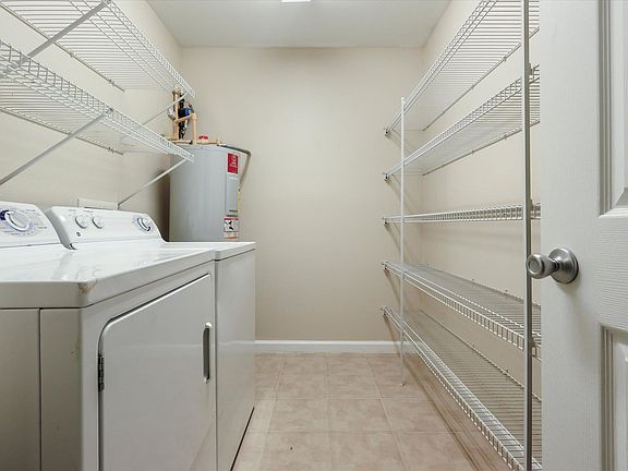 4th image of 505 SW 72nd Way #A917482a1