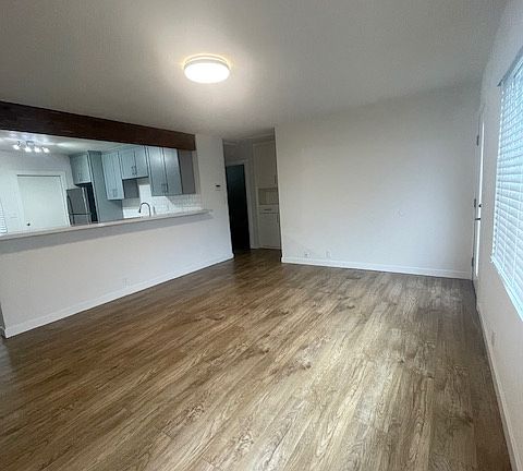 2nd image of 4424 Rosebud Ln