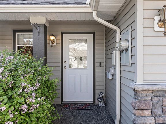 4th image of 46360 Valleyview Rd #105