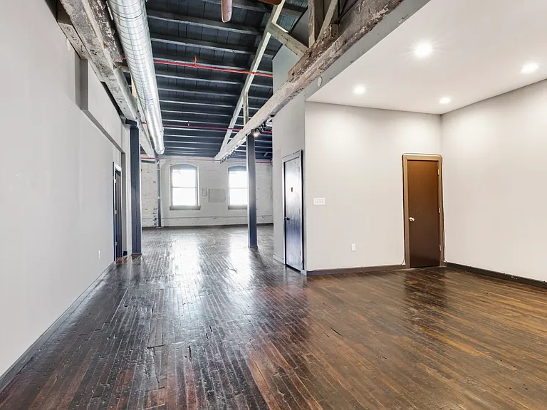 Berks Warehouse — Photo 37