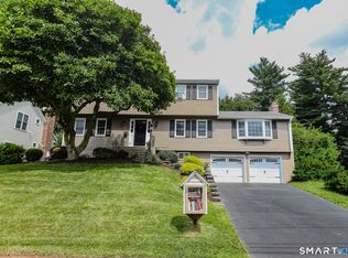 46 Westminster Dr, West Hartford, CT 06107