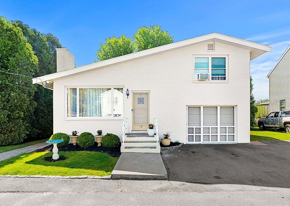 1st image of 15 Barnes Cir