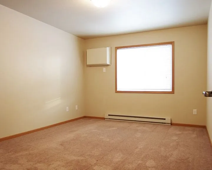 Belcastle Apartments — Photo 57