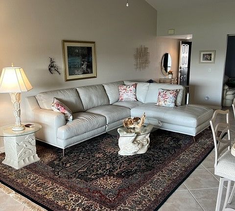 5th image of 5825 Trailwinds Dr N #425