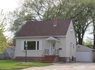 607 14th St N, Moorhead, MN 56560