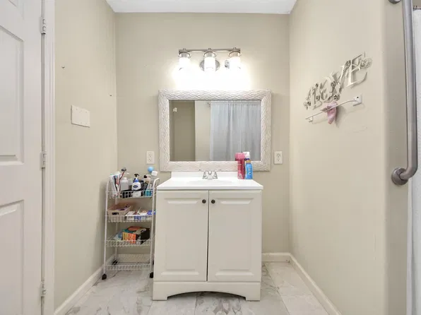 24267 W Oak Dr, Porter, TX 77365