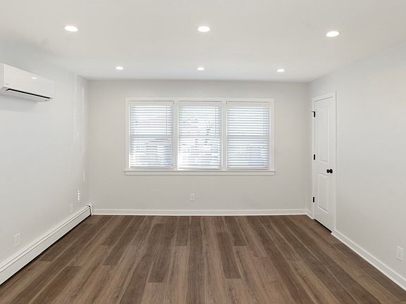 2nd image of 347 New York Ave #3