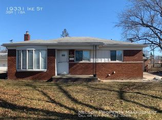 19331 Ike St, Roseville, MI 48066