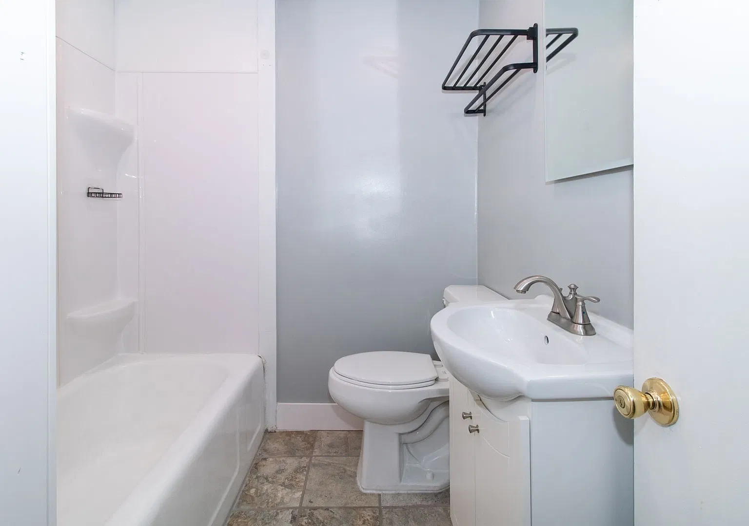 1 bed, 1.0 bath, 656 sqft, $900 — Photo 3