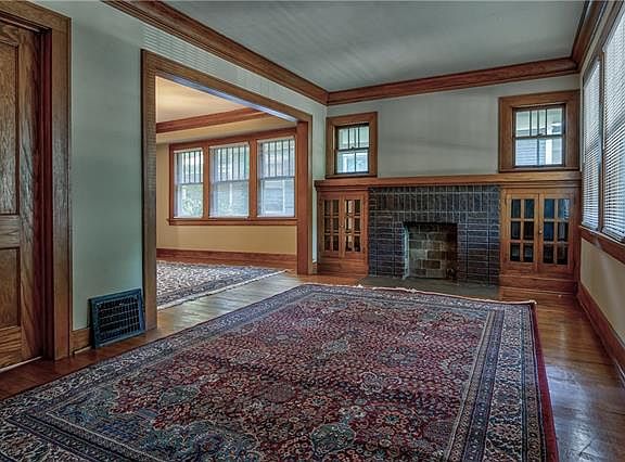5th image of 4623 Fairmount Ave