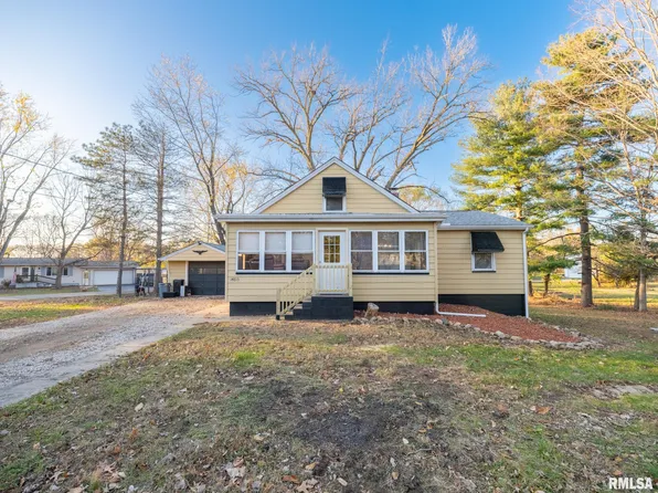 14815 N Gardenland Dr, Chillicothe, IL 61523