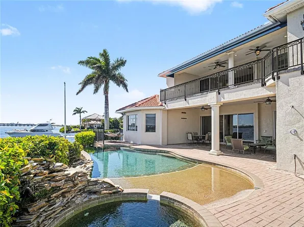 102 12th Ave E, Palmetto, FL 34221