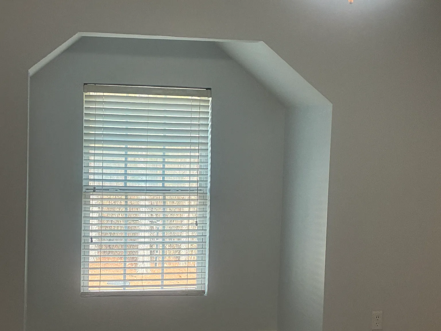 3 bed, 2.5 bath, 1700 sqft, $1,800 — Photo 4