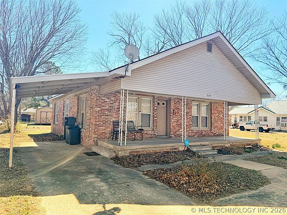 2nd image of 715 N Burgess St