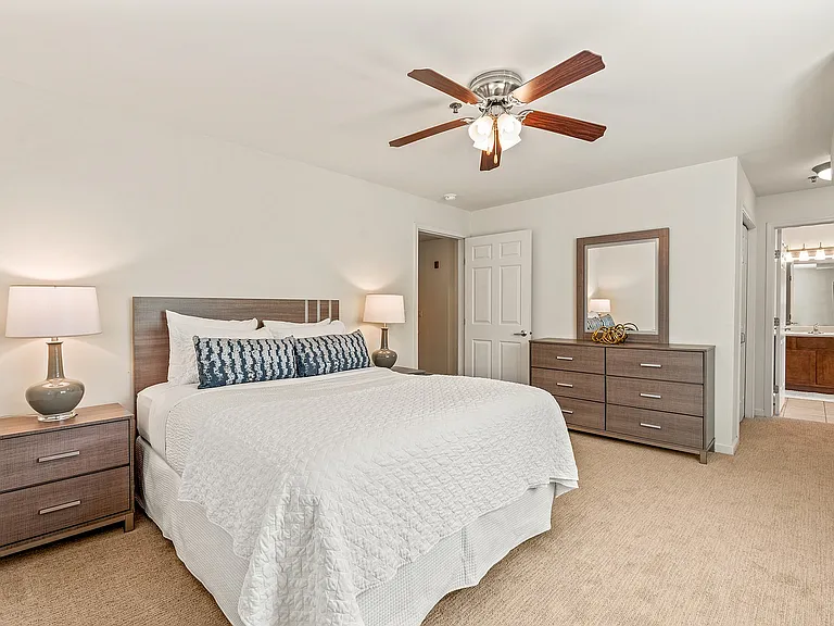 The Landmark At Hatchery Hill Bedroom