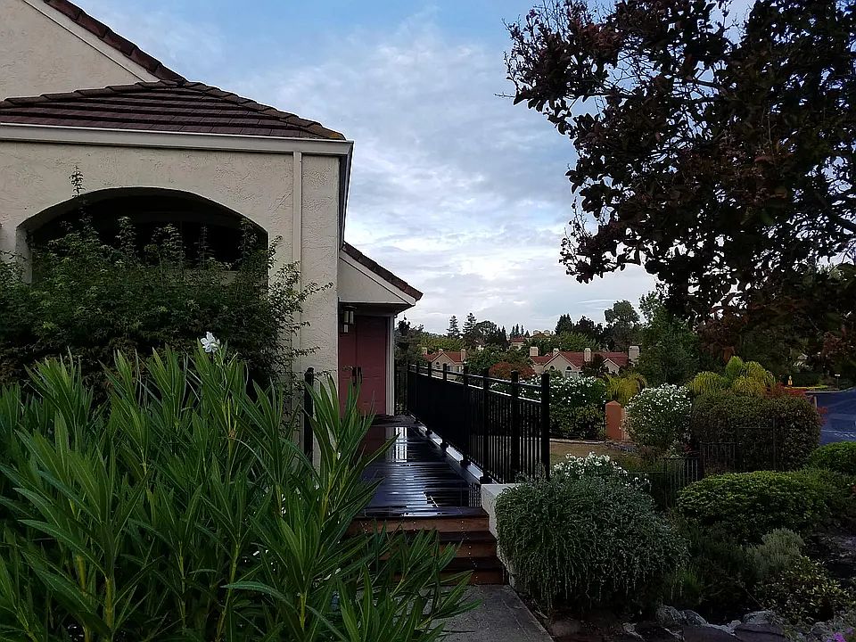 1st image of 6000 Lakeview Cir