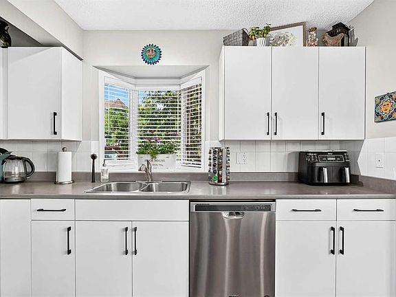 3rd image of 114 NW Patina Park SW