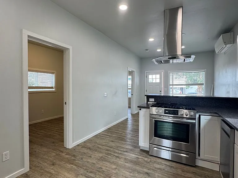 705 N Water St — Photo 9