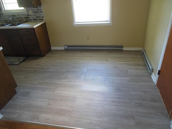 4th image of 340 Jackie Ave