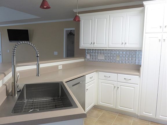 4th image of 1687 Cedar Hill Dr