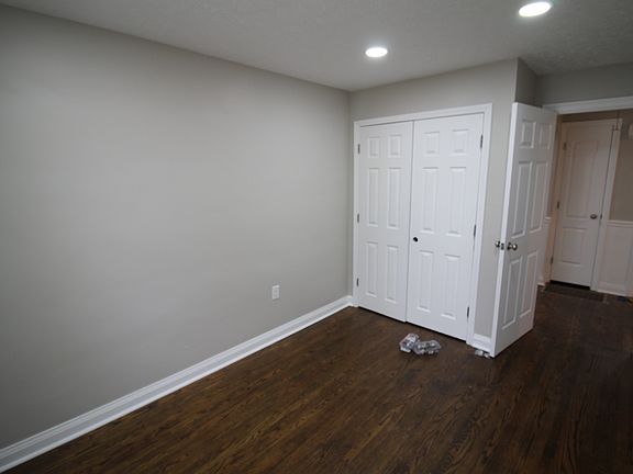 5th image of 4909 Hillview Dr
