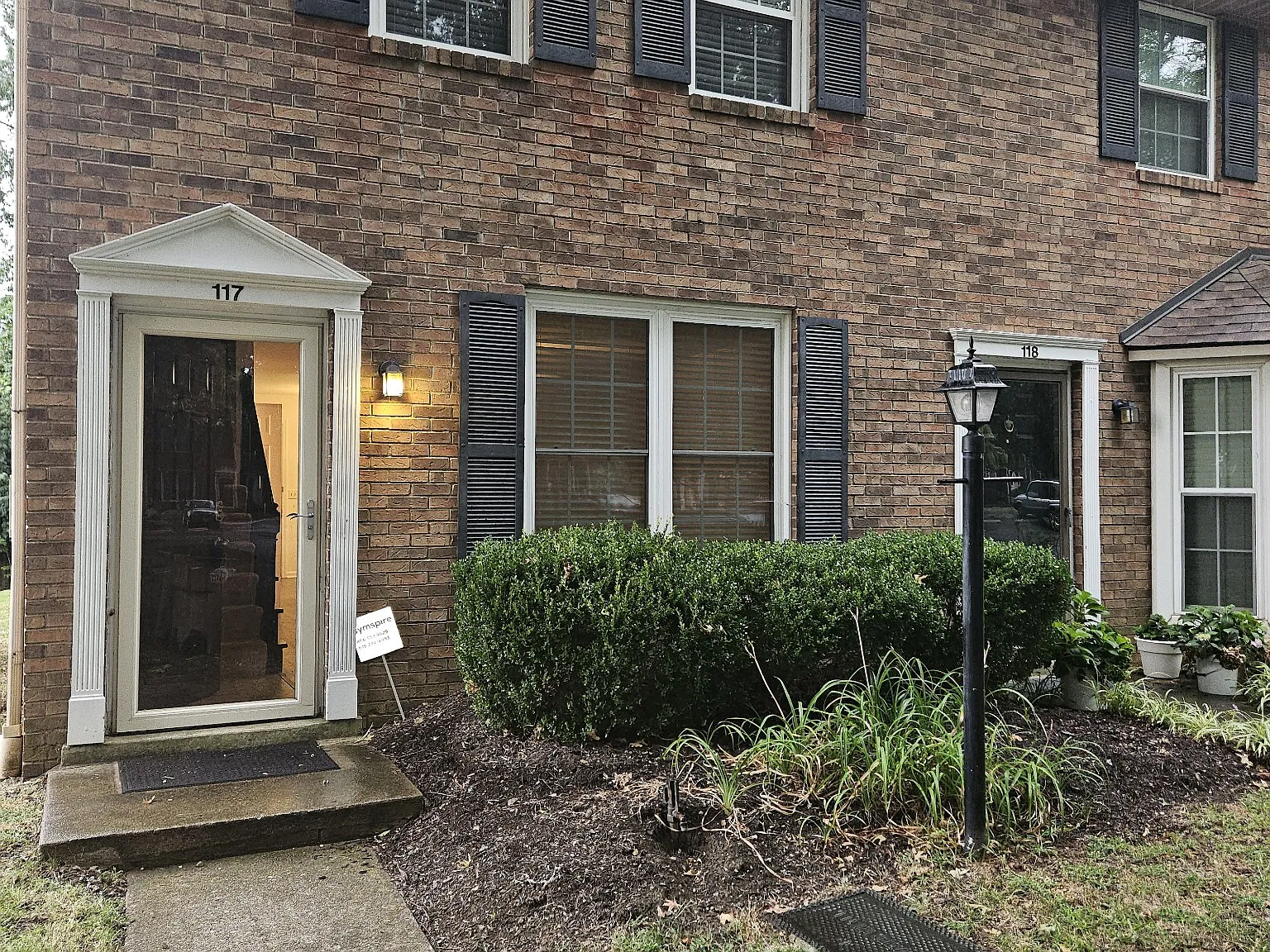 2 bed, 1.5 bath, 1088 sqft, $1,875 — Photo 1