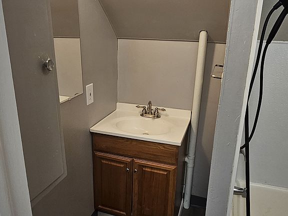 3rd image of 32 8th Ave #2