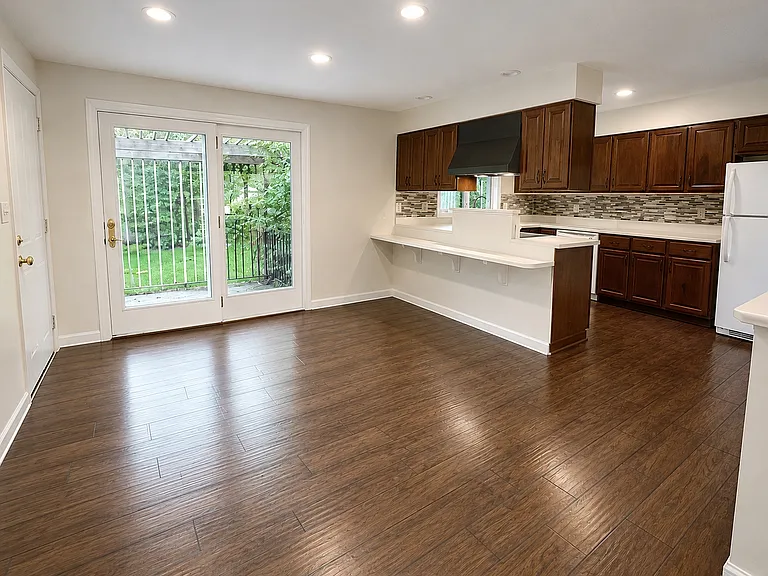 117 S Oxford Rd — Photo 4