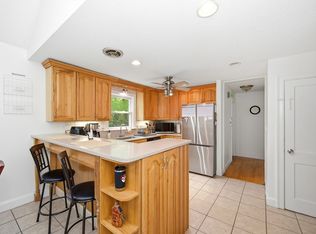 616 Cooley St, Springfield, MA 01128