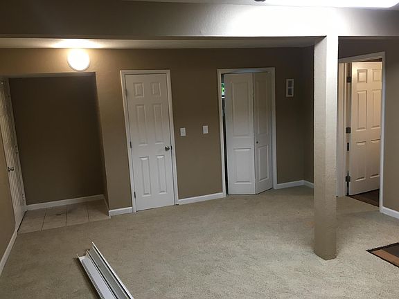 4th image of 389 Alder Ct #C