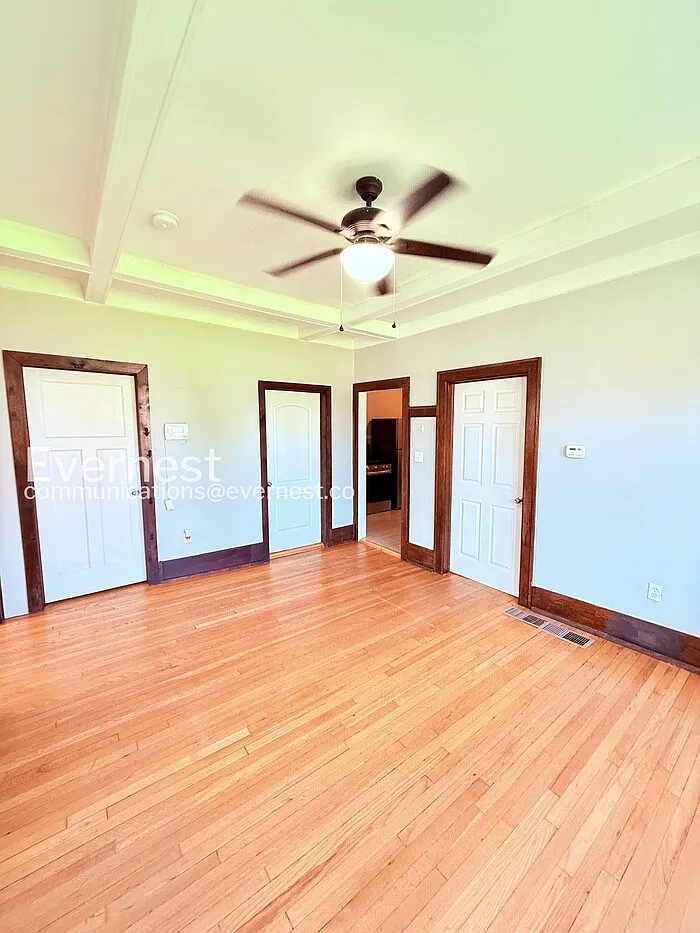 2 bed, 1.0 bath, 1500 sqft, $1,295 — Photo 4