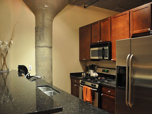 3rd image of 1071 W 15th St Unit 317